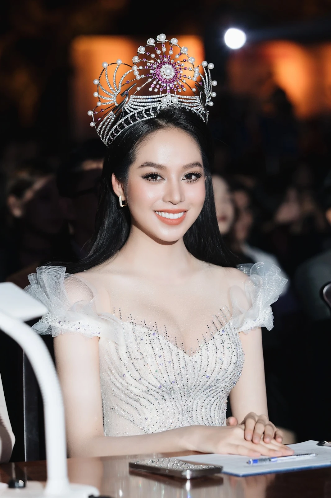 Hoa hậu Việt Nam gặp nạn trước thềm chung kết, sân khấu phải khẩn trương tháo dỡ - Hình 6