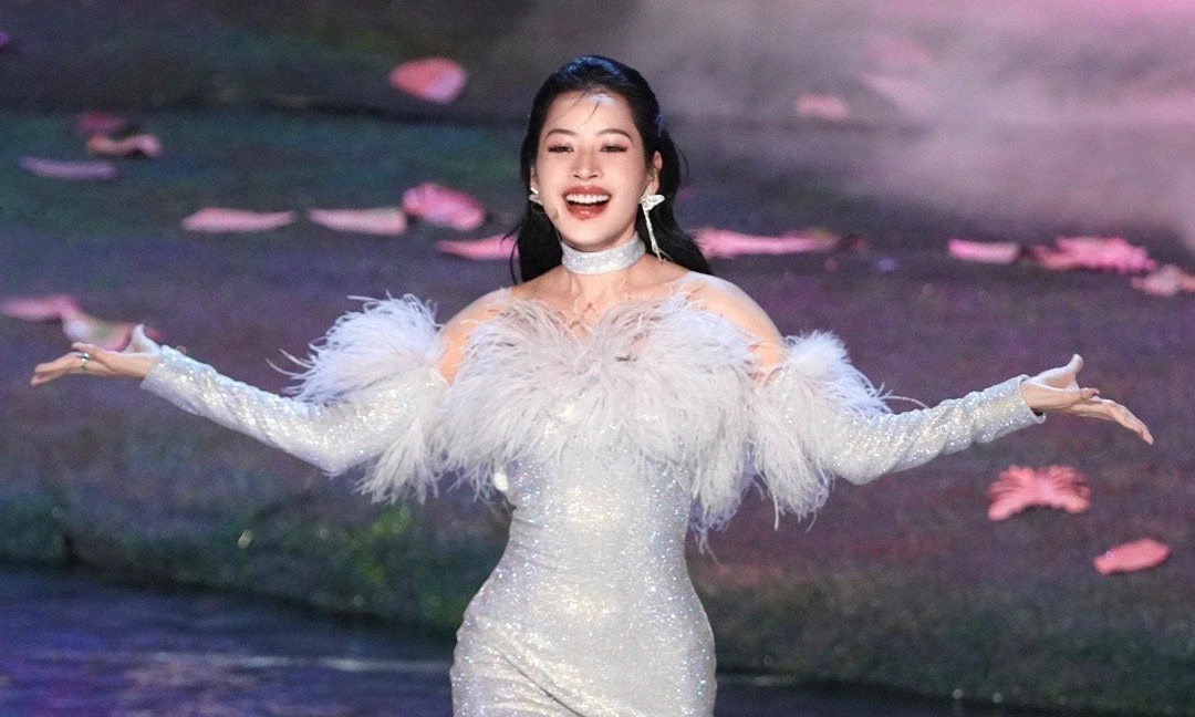 Phương Mỹ Chi nghi bị chèn ép ở show Trung, liền cầu cứu đàn chị Chi Pu? - Hình 4