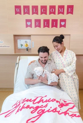 Vy Phạm nổi cáu, lên mạng kể xấu mẹ ruột vì kiêng kỵ đủ điều khi chăm con - Hình 6
