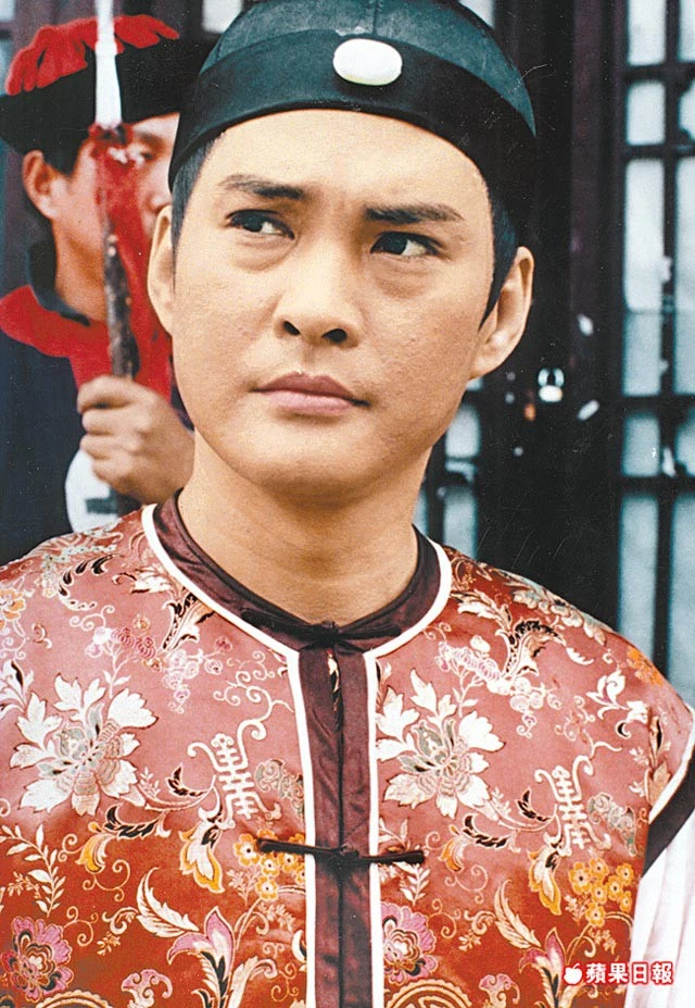 Cố Quán Trung: Mỹ nam cổ trang lao dốc vì phi.m 1.8 , U70 bán chân gà mưu sinh - Hình 3