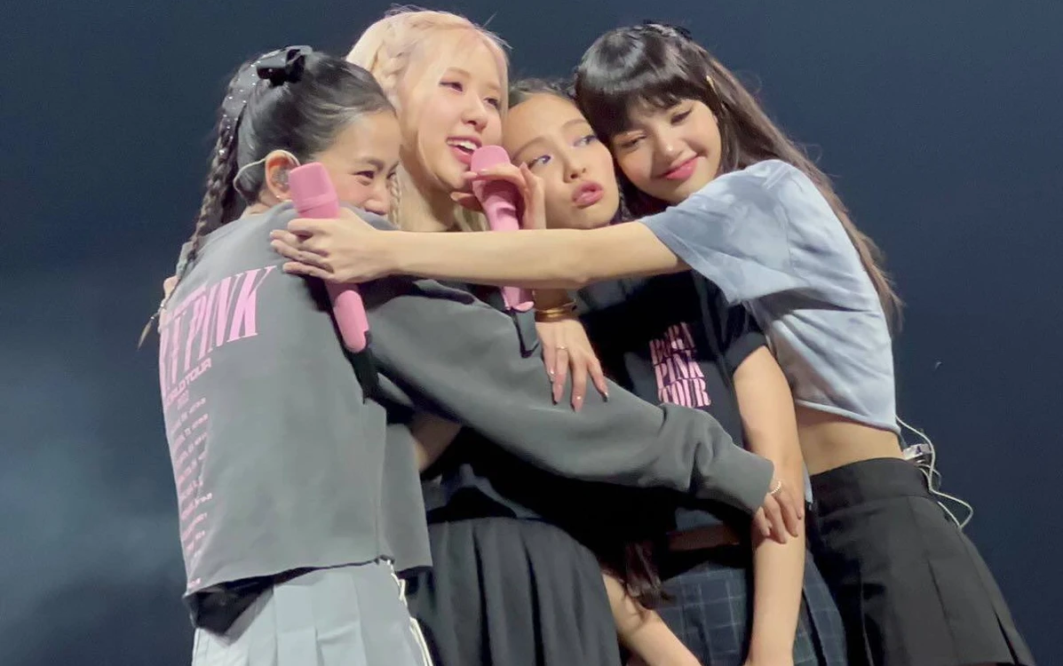 Rosé ăn bánh chữ vì réo tên 1 sao nam trong APT, chia rẽ nội bộ fandom? - Hình 6