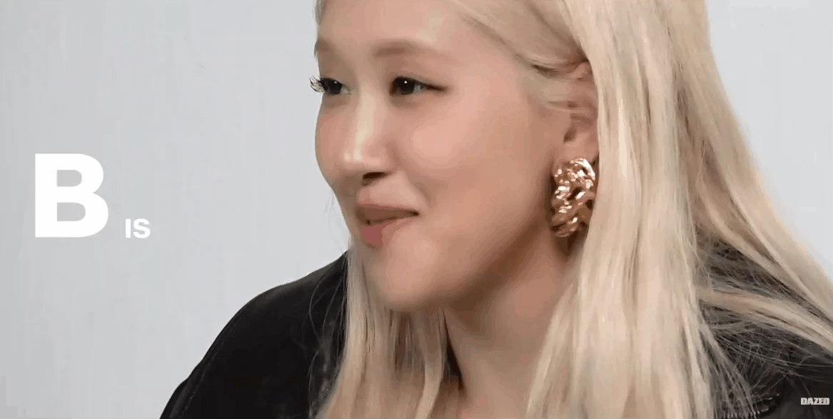 Rosé ăn bánh chữ vì réo tên 1 sao nam trong APT, chia rẽ nội bộ fandom? - Hình 1