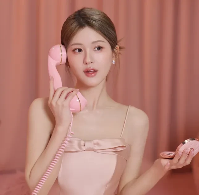 Triệu Lộ Tư vừa tái xuất, đạt 20 tỷ lượt xem trên Tiểu Hồng Thư, fan nở mũi? - Hình 1