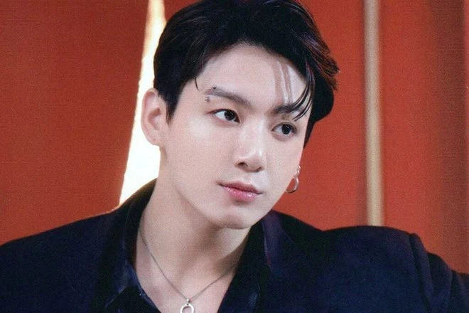 Jungkook (BTS) tuyên truyền chính trị Nhật qua 1 chiếc mũ, dân tình thả phẫn nộ? - Hình 3