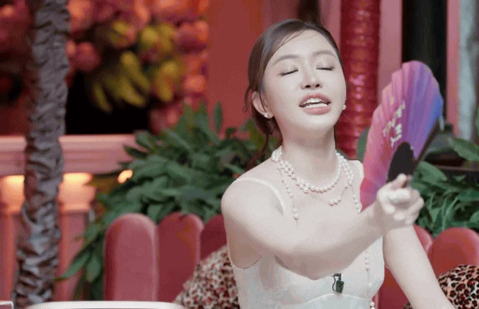 Trái đắng của Bích Phương khi phản bội Miu Lê - Hình 1