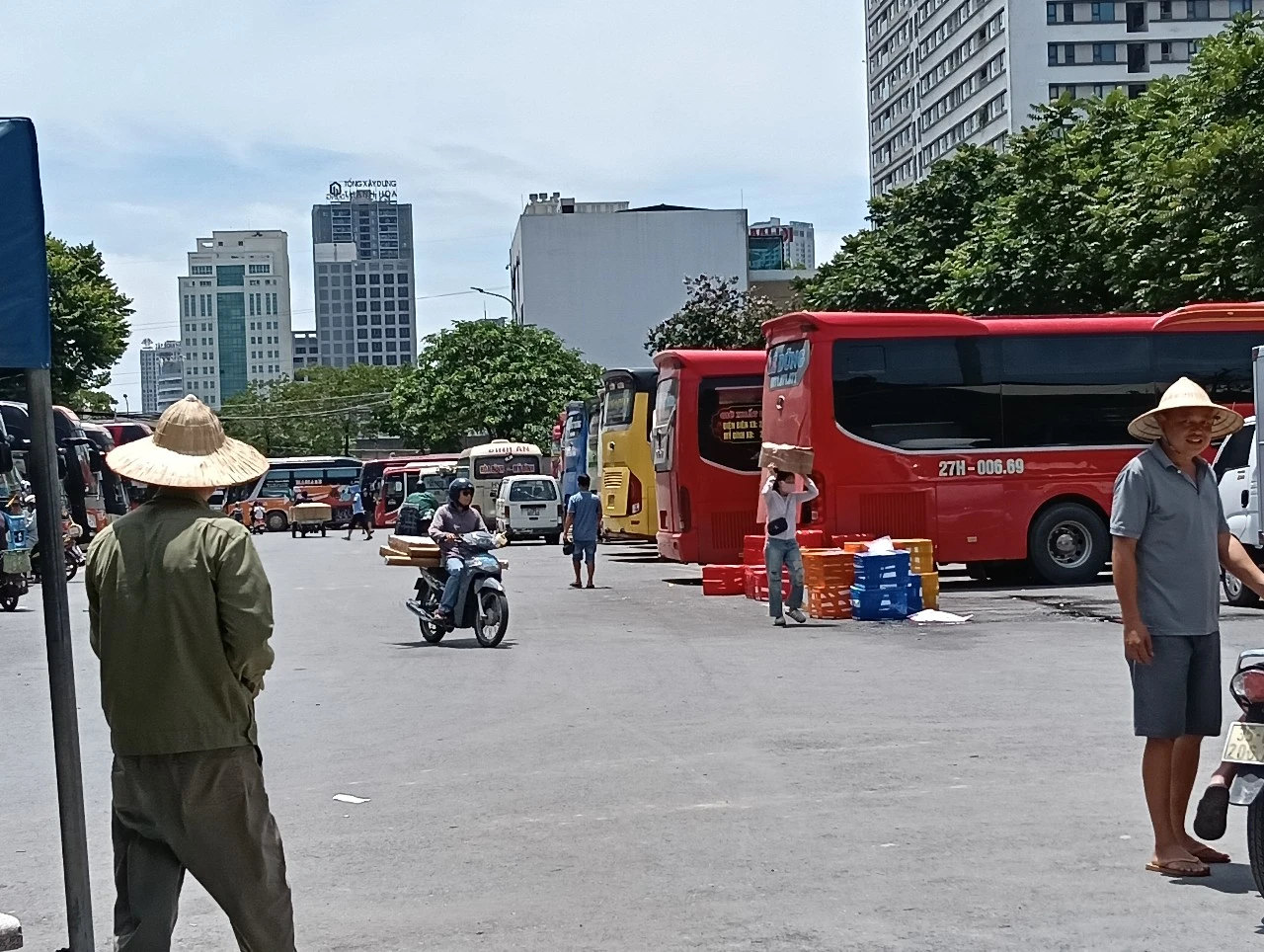 2 người đồng bào bị taxi chặt 4 triệu: người nhà tài xế gọi điện, làm thứ sốc - Hình 6