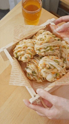 Bữa sáng nuôi dưỡng tỳ vị: Món bánh hoa cuốn nhân thịt củ mài, dễ làm lại cực kỳ tốt cho sức khỏe cả nhà - Hình 20