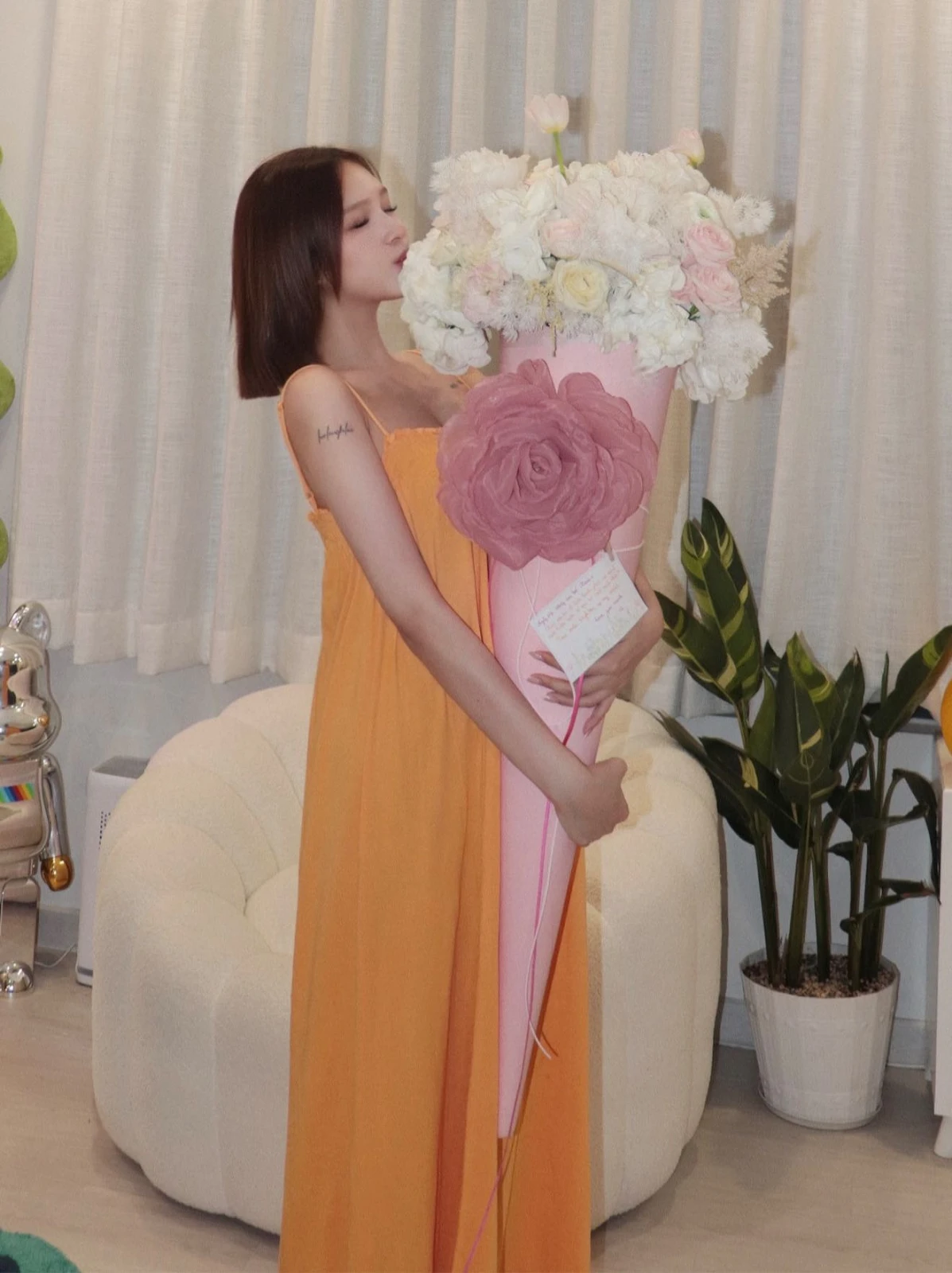Chồng cũ Xoài Non tút tát nhan sắc, sợ mất nửa kia, Gil Lê làm 1 việc sốc? - Hình 2