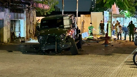 Nam tài xế lái ô tô tông đổ dải phân cách, khiến hai mẹ con qua đời, đã đầu thú - Hình 2