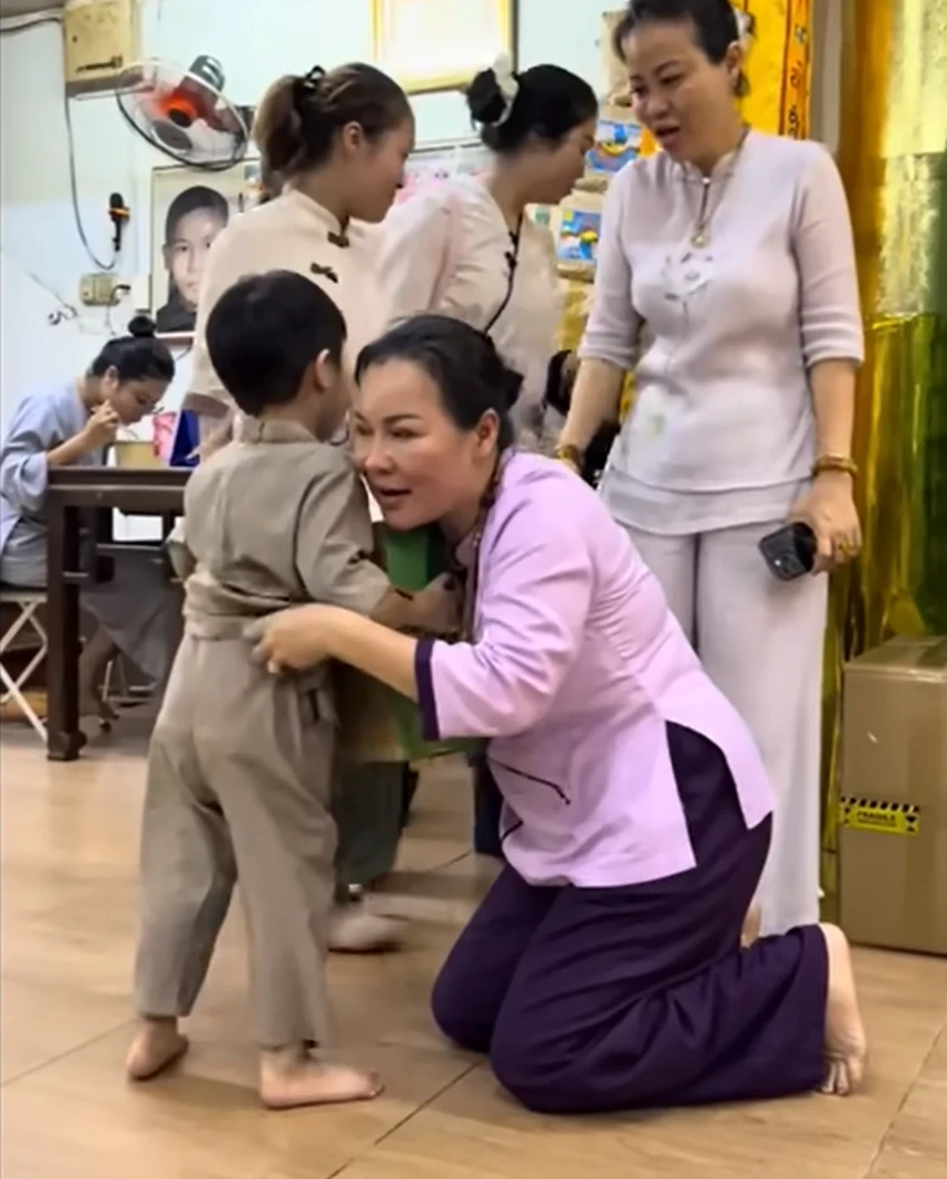 Em trai ruột Quý Bình tung tin nhắn sốc, tố chị dâu giả chữ ký chiếm tài sản? - Hình 8