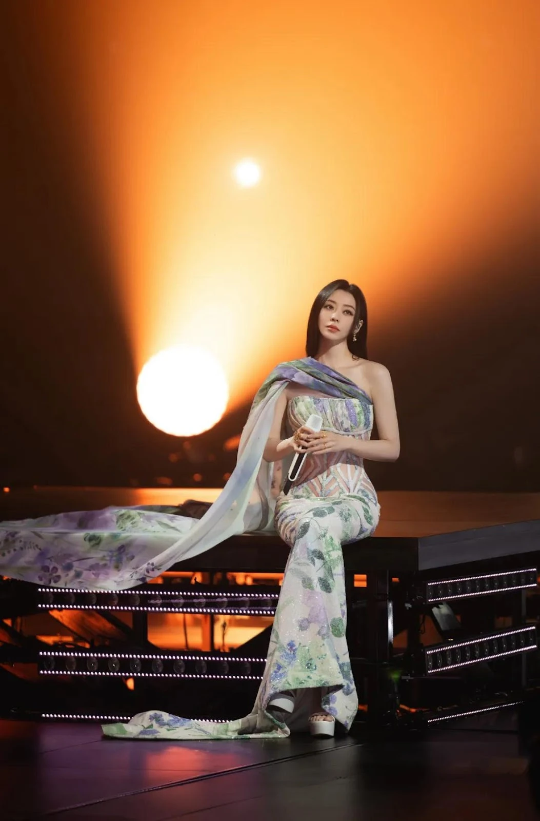Trương Lương Dĩnh: Bị loại khỏi show truyền hình, giờ khiến cả showbiz xôn xao? - Hình 1