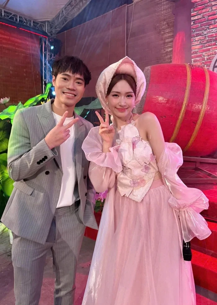 Văn Toàn ép Xuân Son, Hồng Duy làm điều khó ngờ vì Hòa Minzy, CĐM dậy sóng? - Hình 4