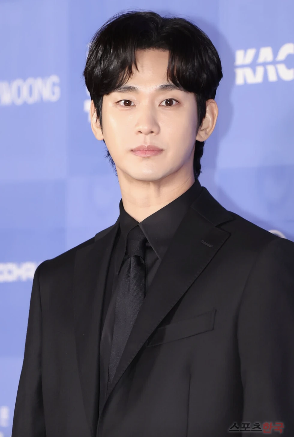 Kim Soo Hyun lại gặp biến lớn, nguy cơ này khiến fan không khỏi lo lắng? - Hình 5