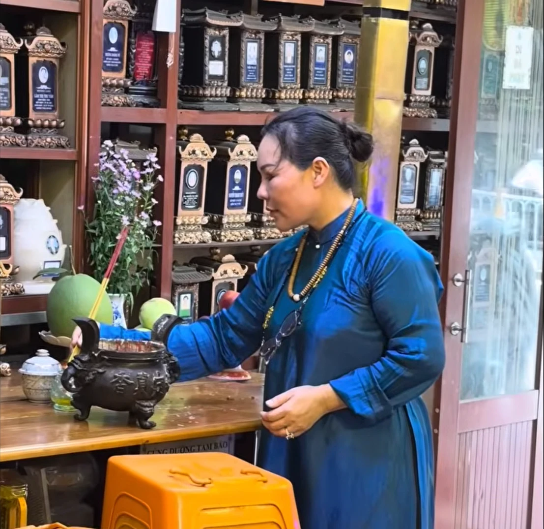 Lê Phương đăng 10 chữ ẩn ý, ám chỉ vợ Quý Bình hám lợi, bị nhà chồng từ mặt - Hình 3