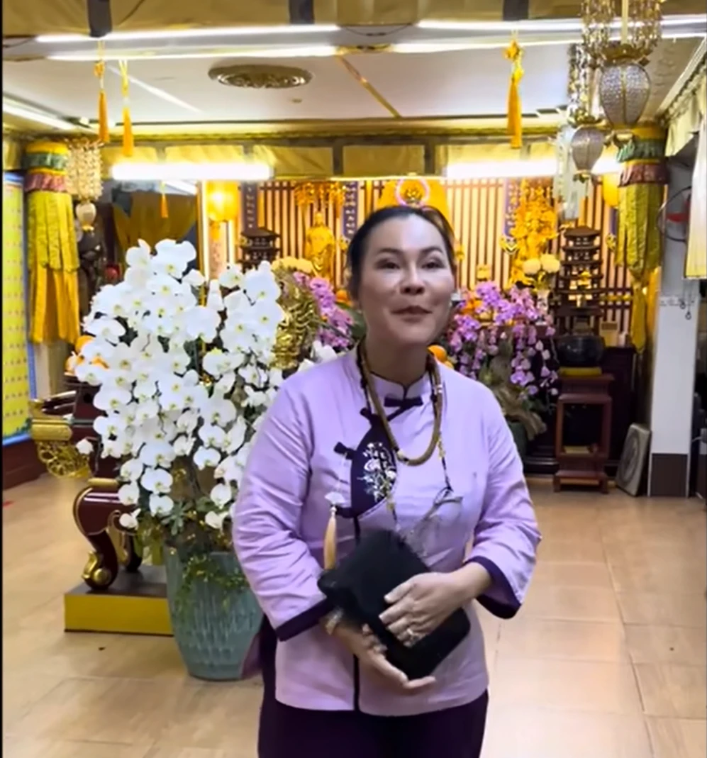 Lê Phương đăng 10 chữ ẩn ý, ám chỉ vợ Quý Bình hám lợi, bị nhà chồng từ mặt - Hình 2