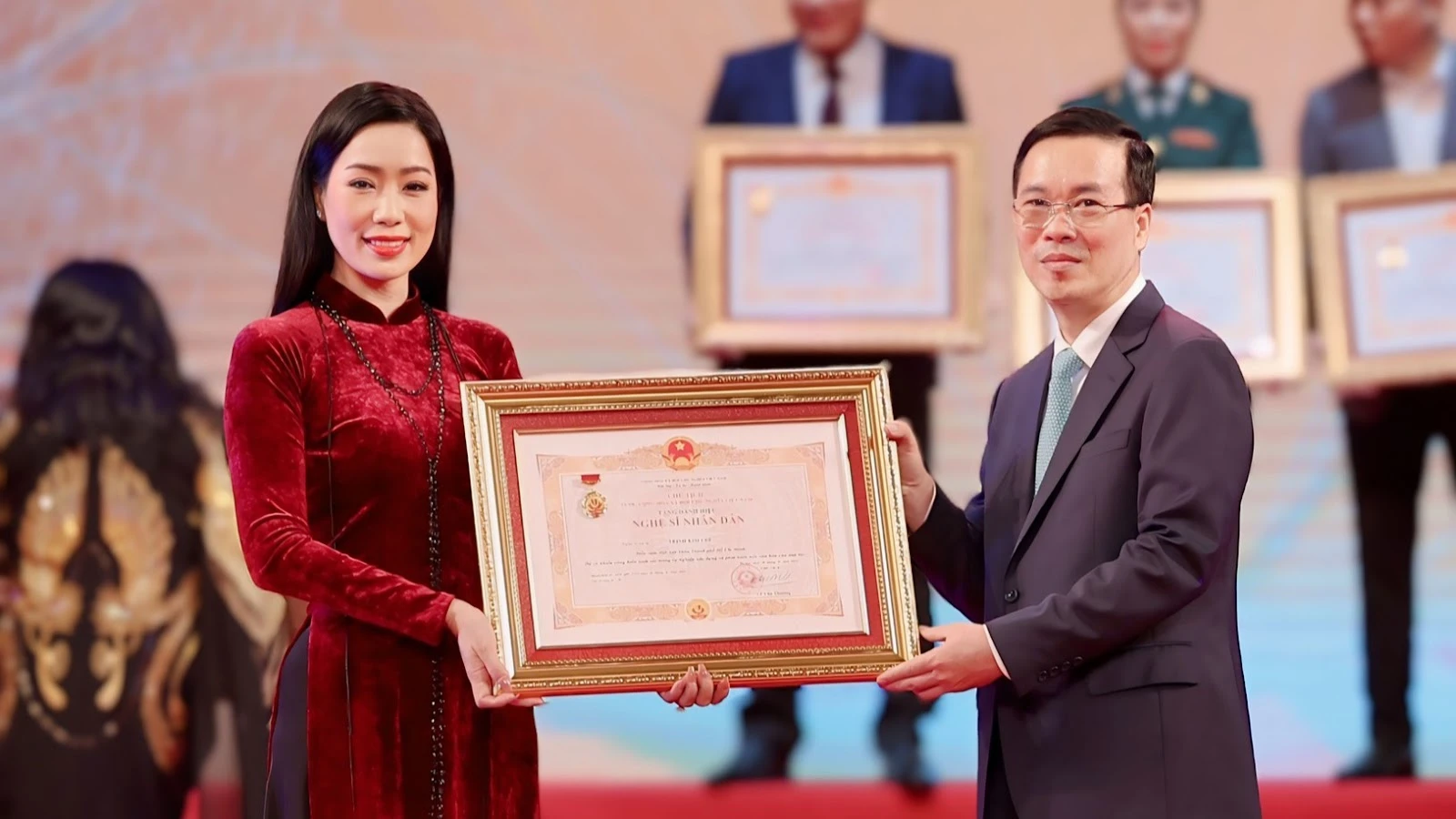 NSND Trịnh Kim Chi: Từ Á hậu đa tài, đến giật bằng Thạc Sĩ ở tuổi U60 - Hình 3
