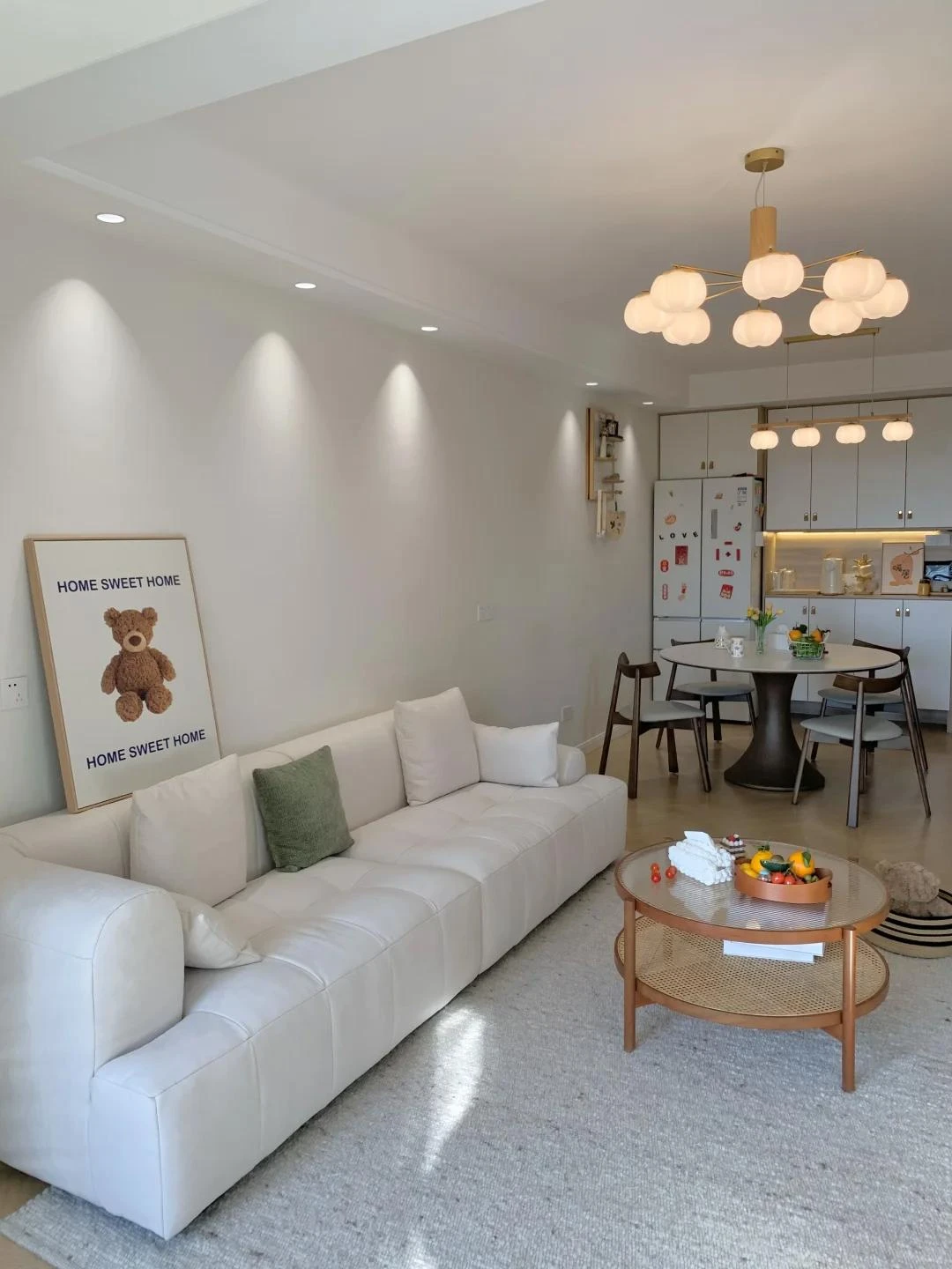 Bà nội trợ khoe ngôi nhà nhỏ ấm cúng cùng mẹo lưu trữ khiến ai cũng thốt lên: Chuyển đến đây rồi thì chẳng muốn ra ngoài nữa - Hình 2