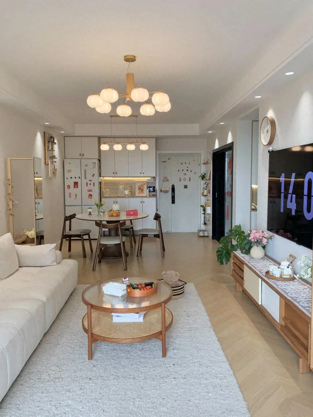 Bà nội trợ khoe ngôi nhà nhỏ ấm cúng cùng mẹo lưu trữ khiến ai cũng thốt lên: Chuyển đến đây rồi thì chẳng muốn ra ngoài nữa - Hình 1