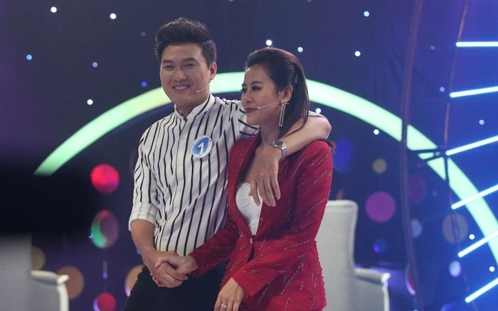 Quách Ngọc Tuyên: Chia tay Nam Thư lên hương, cưới vợ trẻ, giờ xây nhà 10 phòng - Hình 12