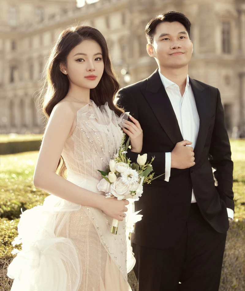 Cô dâu TPHCM đội vương miện từ 10 cây vàng, hé lộ gia thế, chấn động cõi mạng - Hình 5