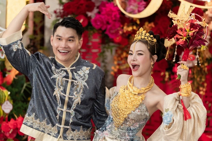 Cô dâu TPHCM đội vương miện từ 10 cây vàng, hé lộ gia thế, chấn động cõi mạng - Hình 4