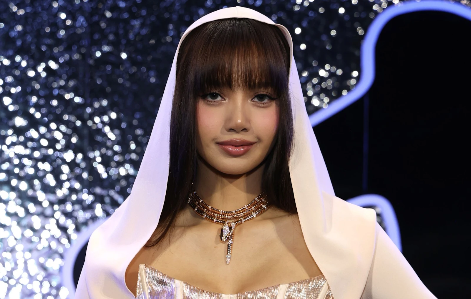 Lisa đóng phim dở tệ, nhận cát-xê hàng tỷ đồng, fan chê bất tài còn bon chen - Hình 8