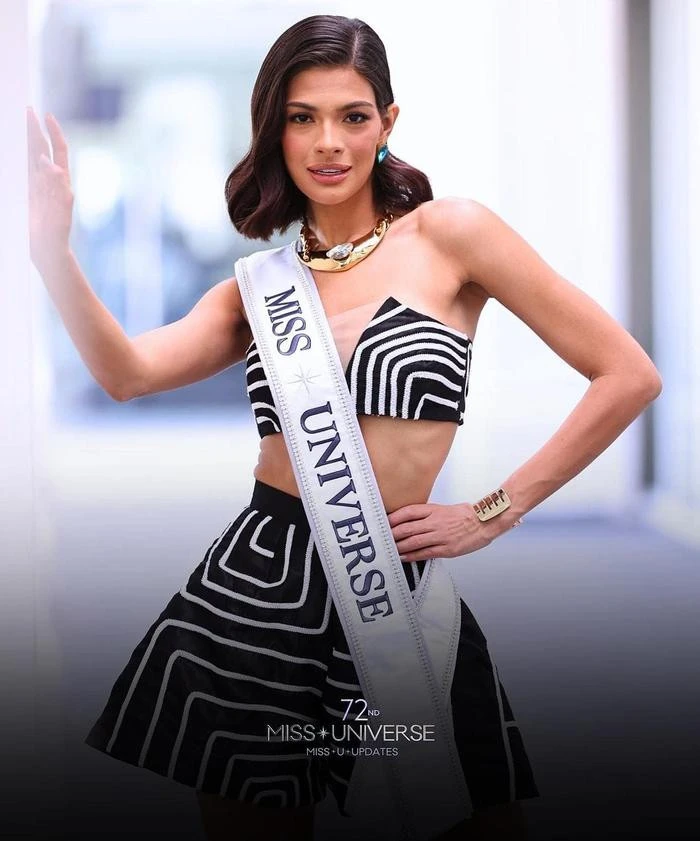 Miss Universe 2023 mặc hở gây tranh cãi, một đàn chị bỏ về dù đang làm giám khảo - Hình 5