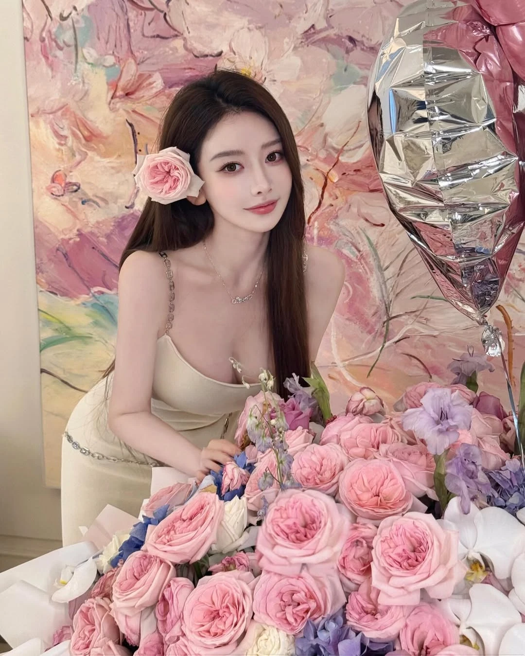 Phùng Thiệu Phong để tình mới ra mắt hội bạn, cưng hơn Lệ Dĩnh, hotgirl thái độ? - Hình 4