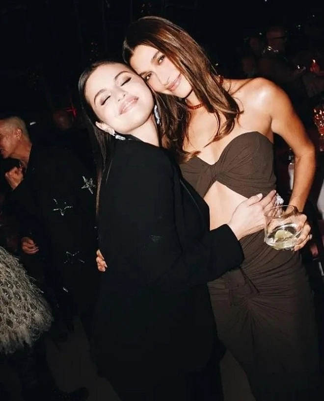 Selena Gomez lật bài ngửa với vợ Justin Bieber, khơi mào cuộc chiến mới? - Hình 4