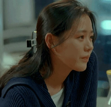 Son Ye Jin từng có cảnh nóng đầy mỹ cảm với Bae Yong Joon, nội dung phim ngang trái tới giờ vẫn thấy sai - Hình 6