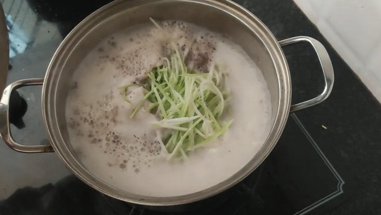 Cách làm canh cua nấu bầu ngon, mùa hè ăn vừa mát vừa ngọt - Hình 3