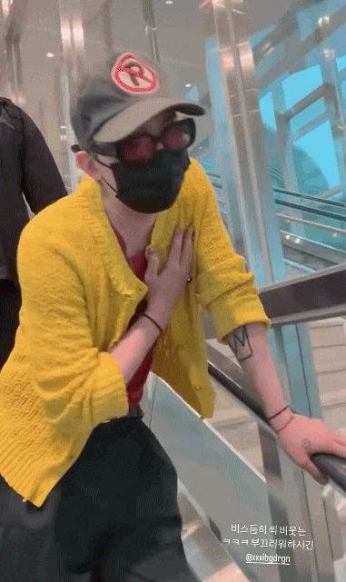 Chùm ảnh fan Việt viral ra MXH quốc tế: Bé áo hồng có kinh nghiệm đu G-Dragon từ năm 1 tuổi chiếm trọn spotlight! - Hình 7