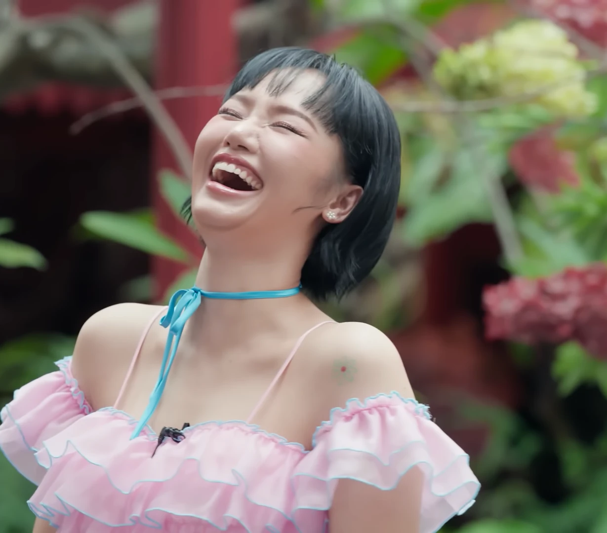 Miu Lê từ Bà nội khó tính đến cây hài Vbiz, nỗi ám ảnh của biên tập Em Xinh - Hình 9