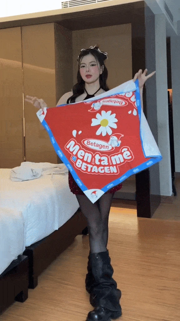 Khui sít rịt nhan sắc loạt TikToker, mỹ nhân nổi tiếng trong đại hội lên đồ đi quẩy - Hình 12