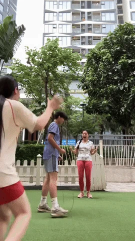 Chu Thanh Huyền lộ diện giữa lùm xùm bán hàng, thái độ gây chú ý - Hình 1