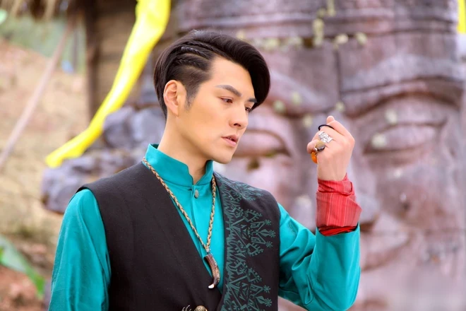 Nghiêm Khoan: Chồng quốc dân một thời, cưới vợ liền ở ẩn, giờ thành ác nhân - Hình 3