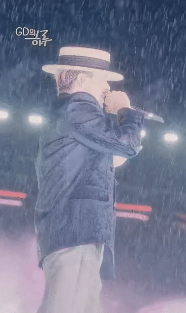 G-Dragon luỵ Việt Nam thật rồi, đăng hẳn vlog cực tình về đêm mưa hôm ấy! - Hình 1