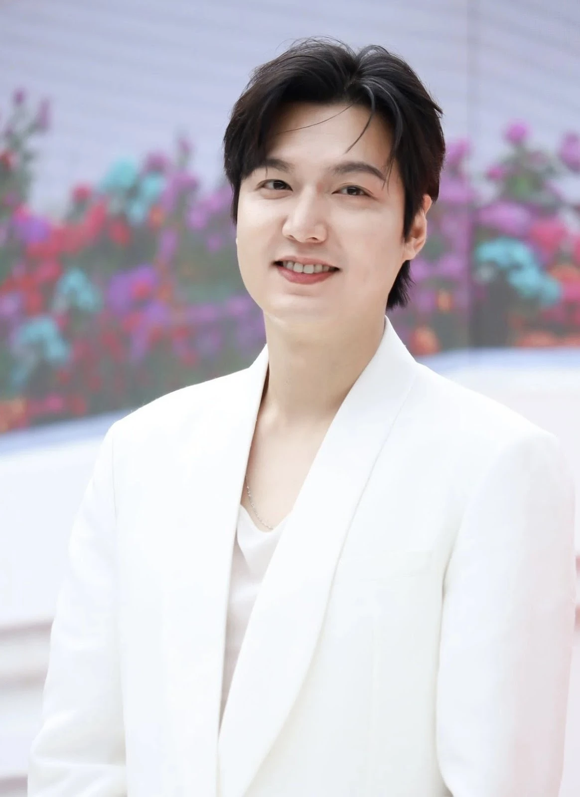 Lee Min Ho ăn gạch đá, chỉ vì hành động gây sốc trong ngày sinh nhật! - Hình 6