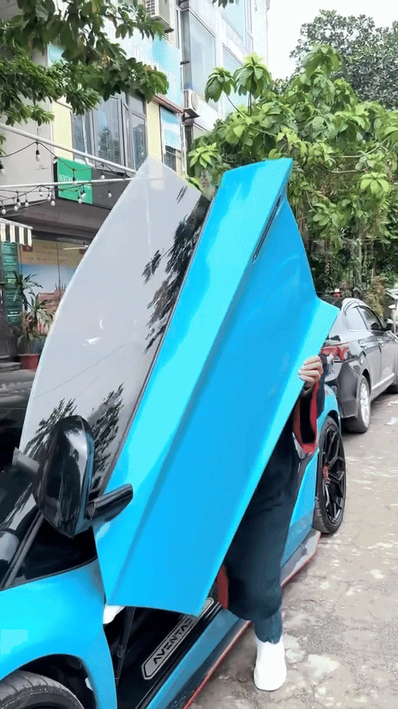 Sự thật chàng trai lái Lamborghini đi tốt nghiệp Đại học ở Hà Nội hút 10 triệu view - Hình 2