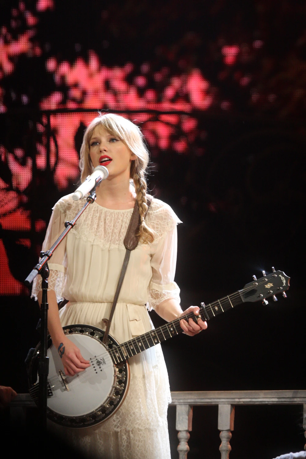 TaylorSwift: Người khiến cả ngành công nghiệp âm nhạc phải nhìn lại chính mình - Hình 2