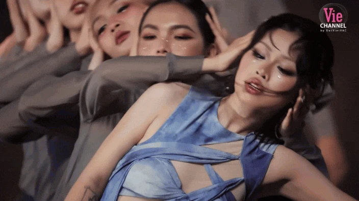 Tìm ra công thức top 1 trending của Em Xinh Say Hi - Hình 2