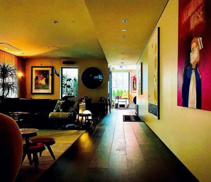 G-Dragon lộ căn penthouse, tựa bảo tàng nghệ thuật triệu đô, khiến fan choáng - Hình 2