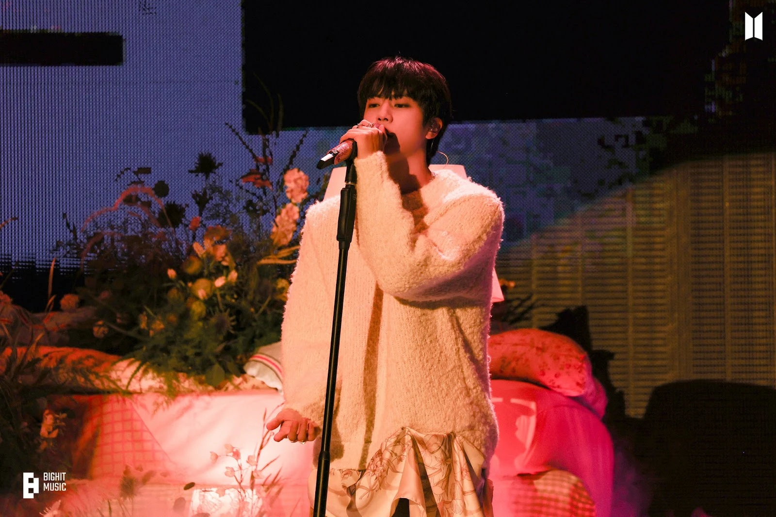 Jin (BTS) bị công ty đâm sau lưng trong lần solo đầu tiên, HYBE bị phê bình? - Hình 5