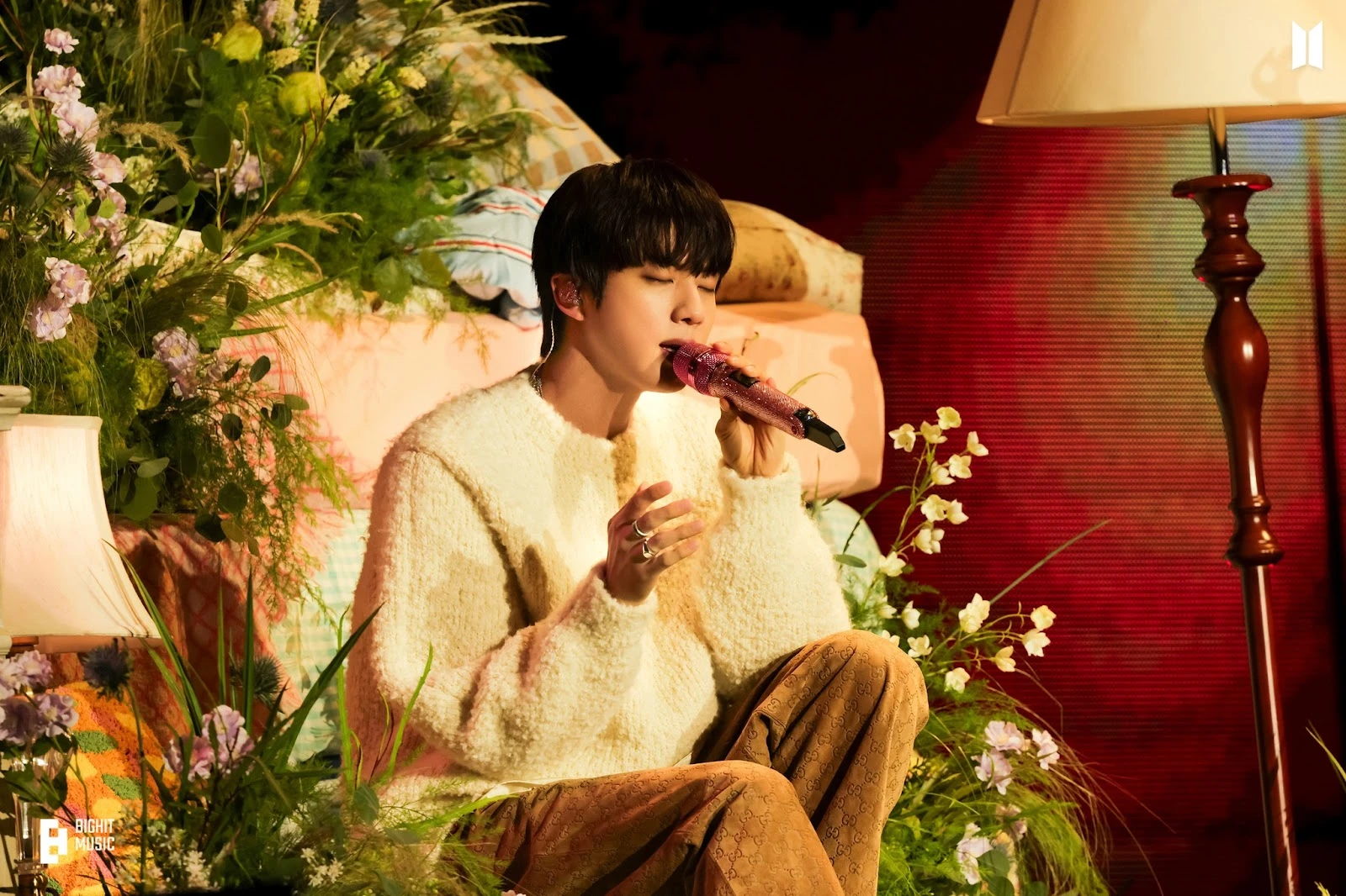 Jin (BTS) bị công ty đâm sau lưng trong lần solo đầu tiên, HYBE bị phê bình? - Hình 3