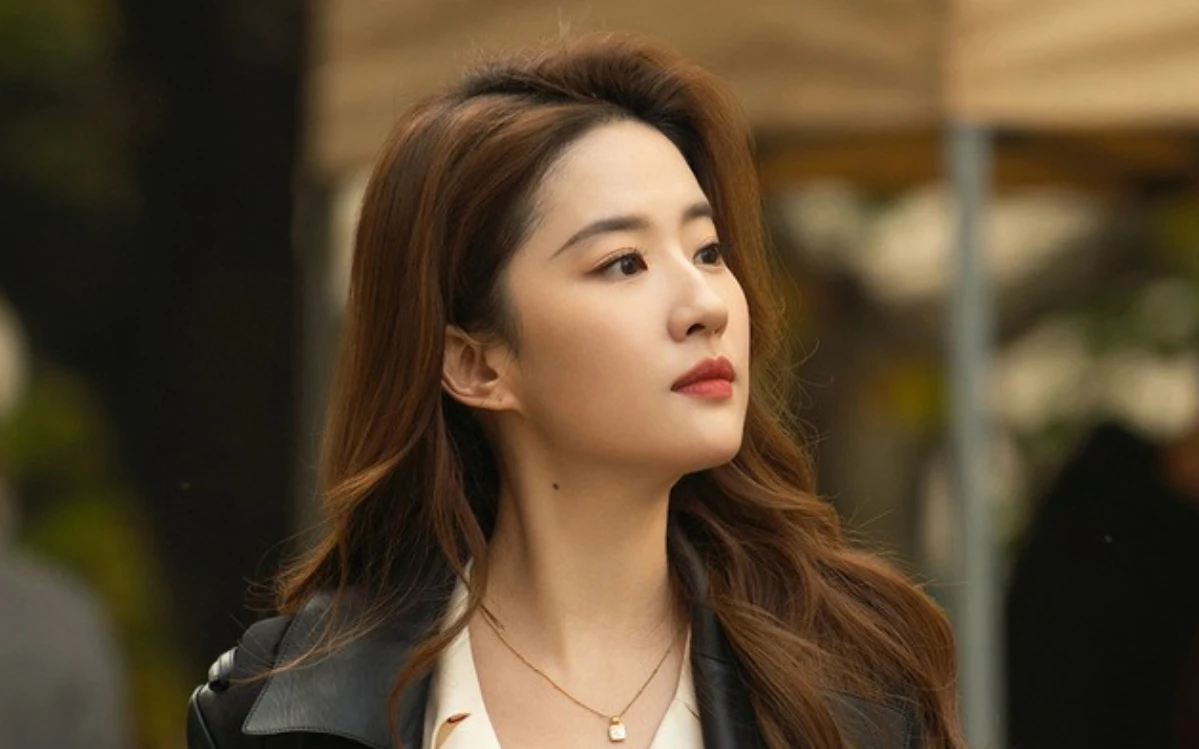 Lưu Diệc Phi xé bỏ hình tượng, tung ảnh đồ ngủ thiêu đốt, MXH đêm khuya! - Hình 4