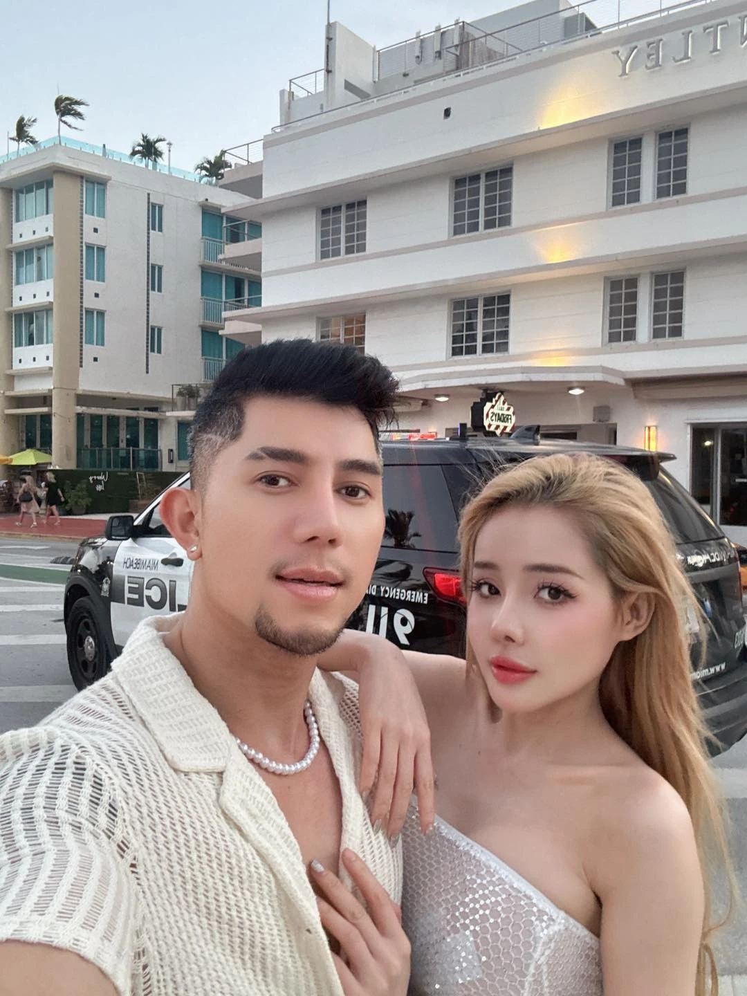 Ngân 98 nhập viện vì mũi viêm sau 11 lần sửa, sau 2 ngày quyết tháo băng đi diễn - Hình 4
