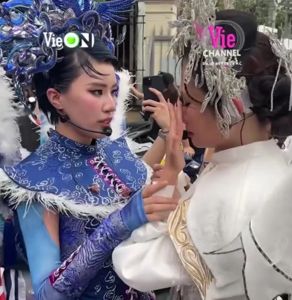 Phương Mỹ Chi bất ngờ ôm Pháo khóc, bị giấu nội dung liên quan kết quả thi? - Hình 1