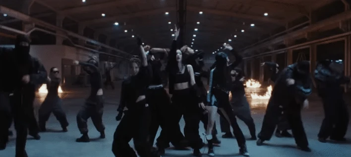 Tiểu thư tài phiệt giúp tân binh quái vật thoát kiếp flop, đán.h bật cả 2 nhóm kế nhiệm BLACKPINK? - Hình 3