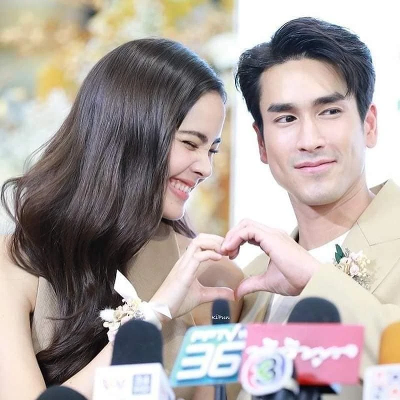 Yaya Urassaya: Ngọc nữ chùa Vàng yêu Mỹ Nam đẹp nhất Thái Lan, gây sốt profile - Hình 8