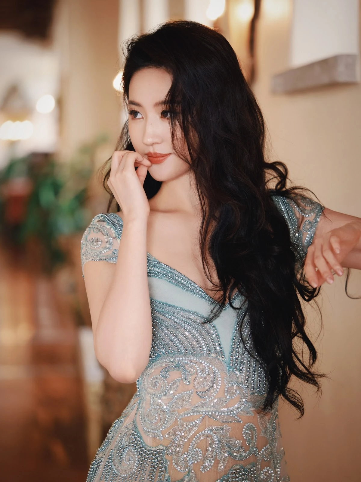 Lưu Diệc Phi lộ ảnh quá khứ khiến CĐM không tin vào mắt mình nhan sắc gây choáng - Hình 6